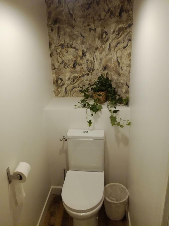 Manoir De La Guignardiere - Charme Et Douceur Chavagne Room photo